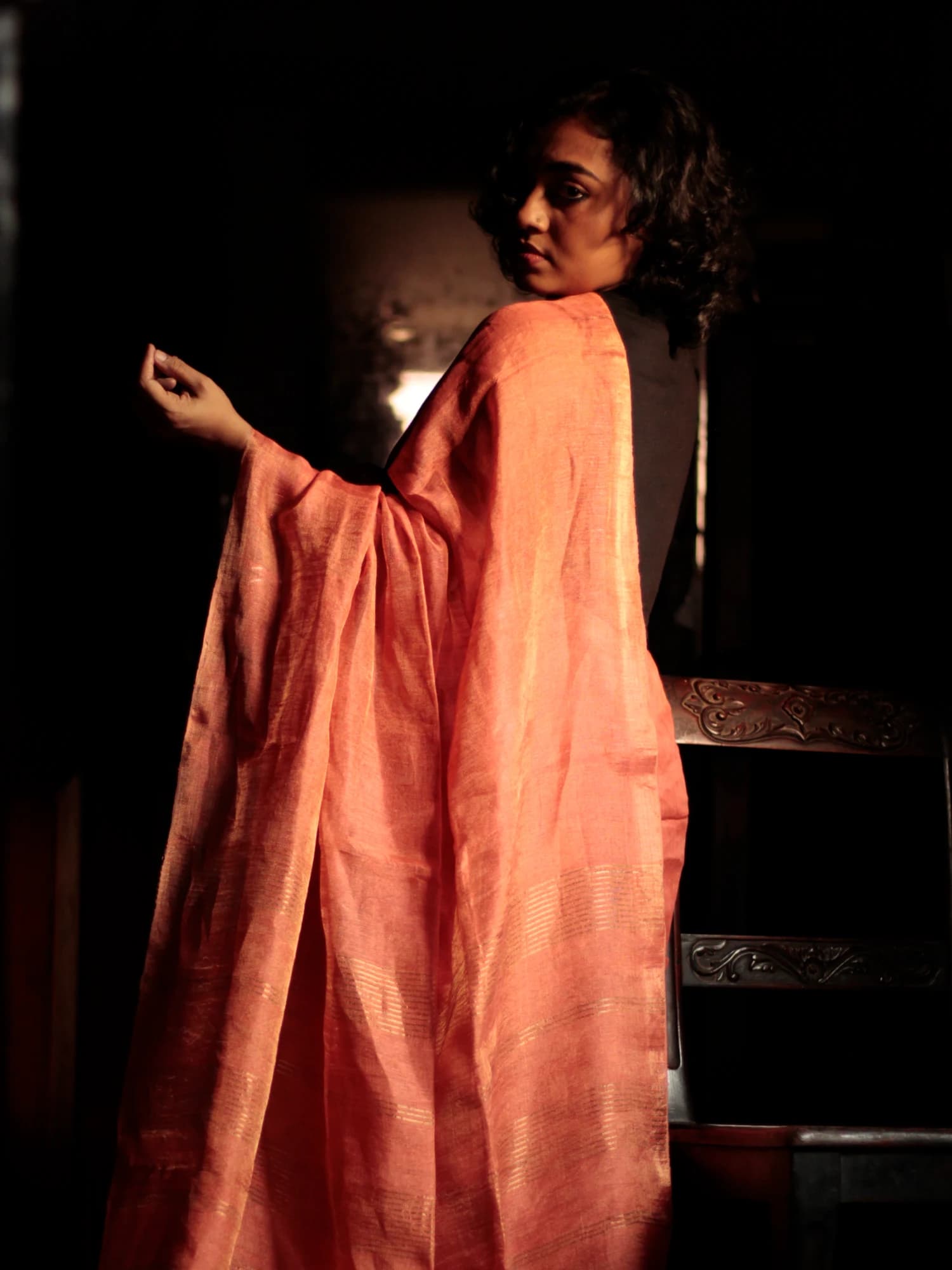 Junk Lea Metallic Rust Peach Tissue Linen Saree view 2
