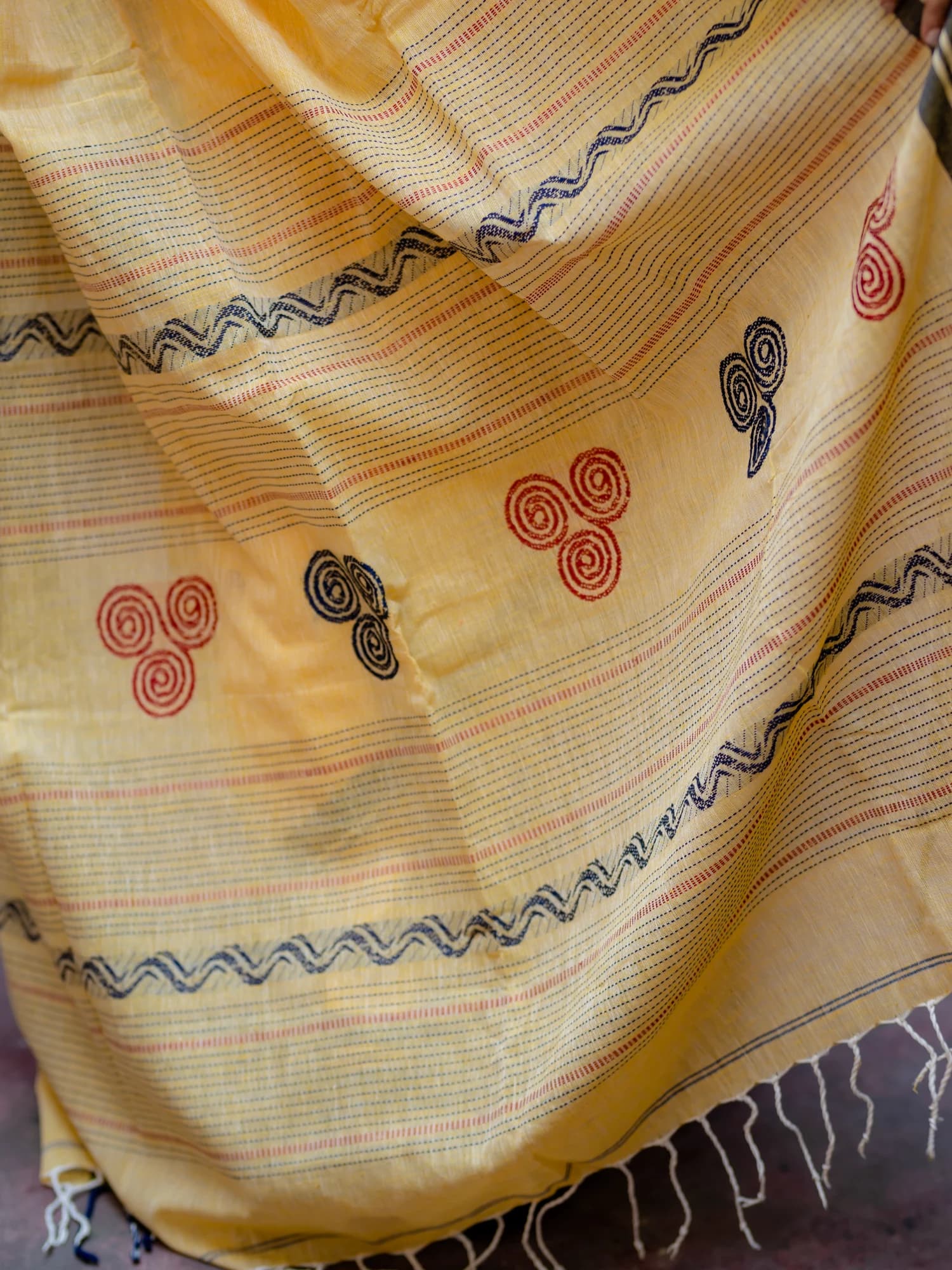 Yellow Aborto Tangail Saree view 2
